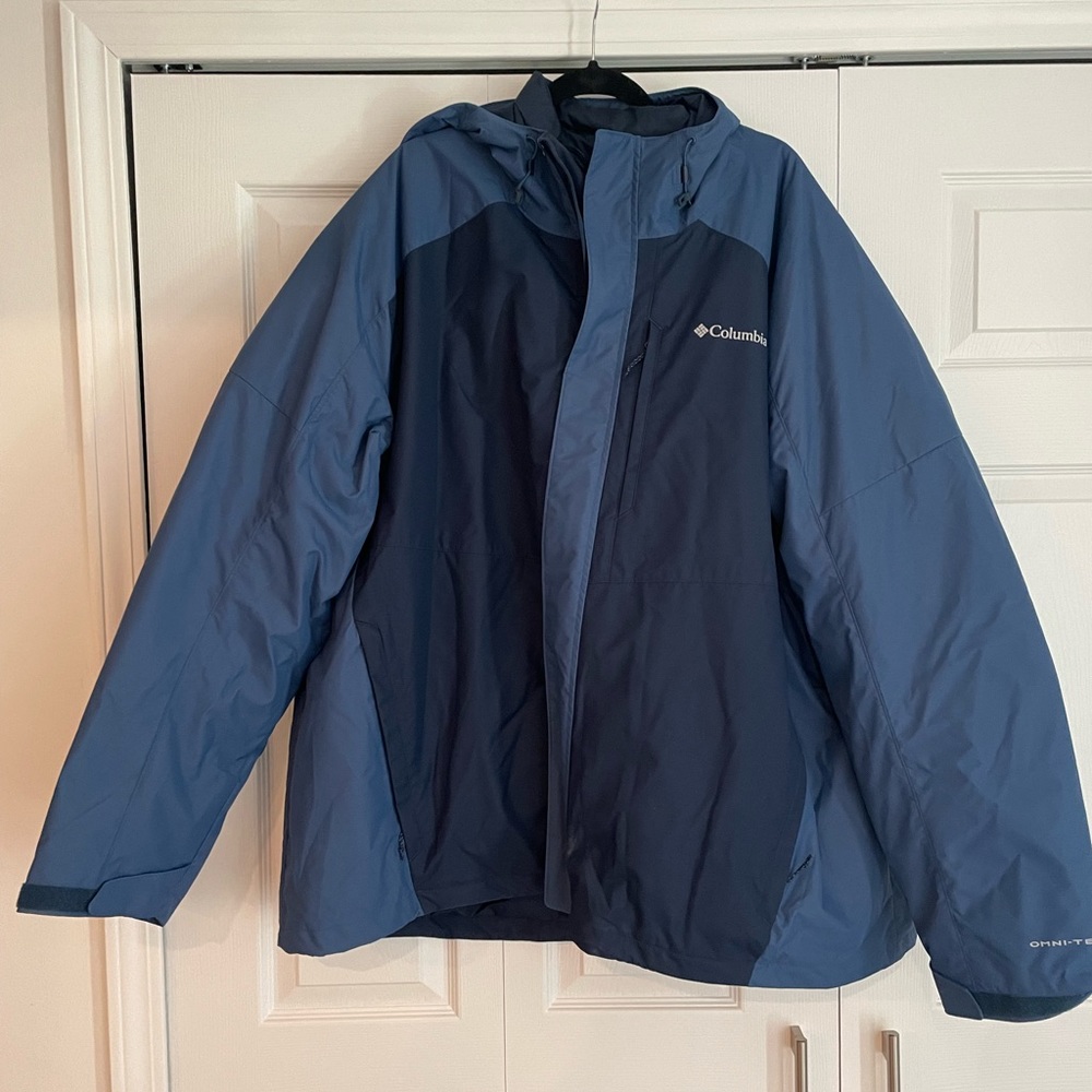 Mens basically new winter coat. Columbia 4x with detachable puffer coat